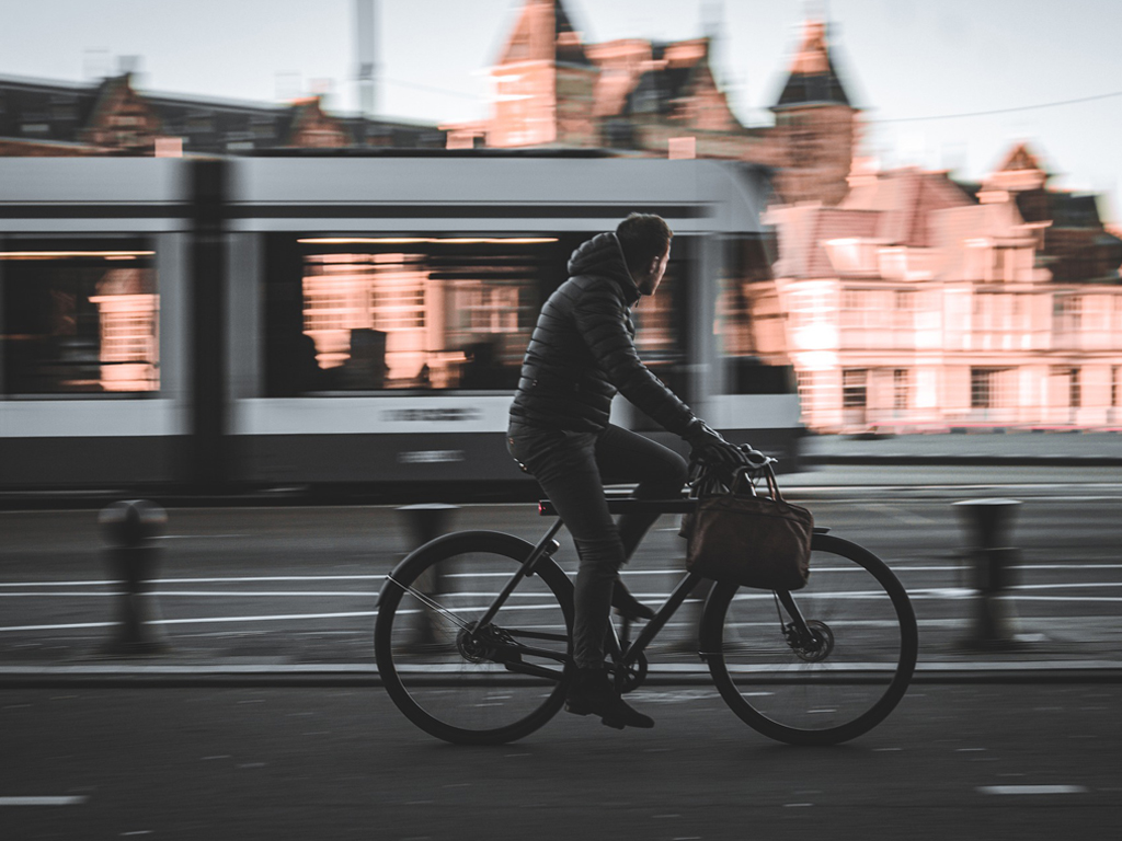 Dojazd rowerem do pracy – fakty i mity